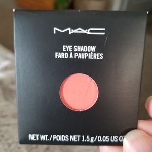 MAC Cosmetics Eye Shadow Coral